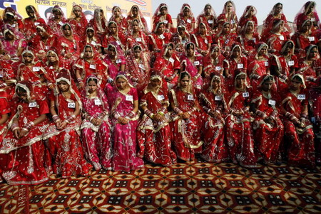 47 couples got married in the event (Courtesy to the New York Times)