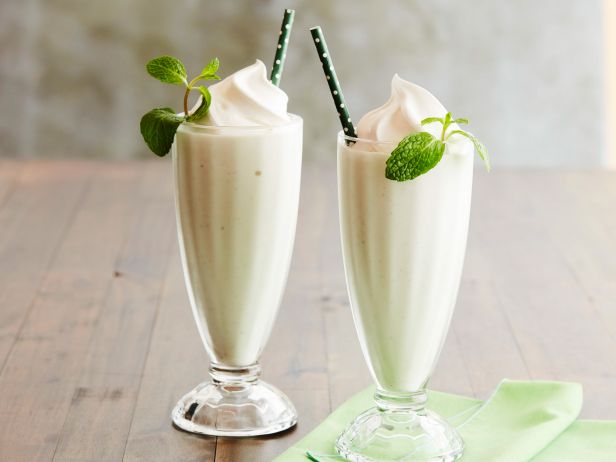Молочный коктейль в блендере с мороженым рецепт с фото в блендере