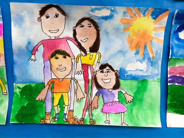 Как поэтапно нарисовать маму детям 8-9 лет карандашом и красками. Что нарисовать маме на день рождения, День матери и просто так