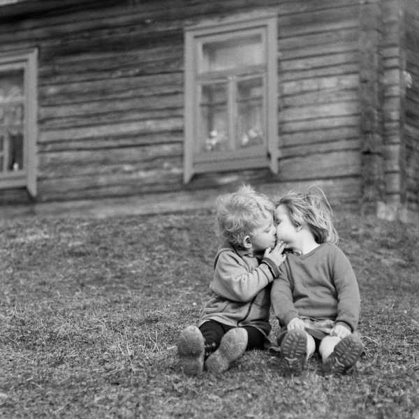 Фото поцелуи лесбиянок