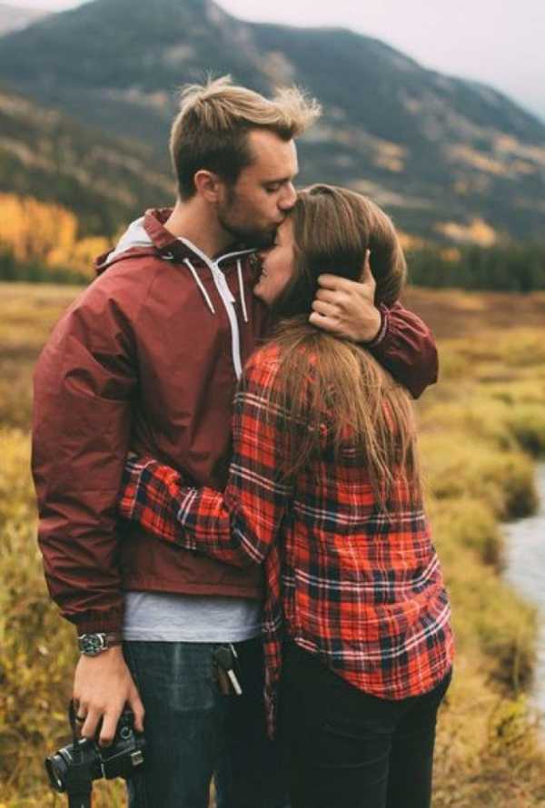 Красивое фото парень с девушкой обнимаются